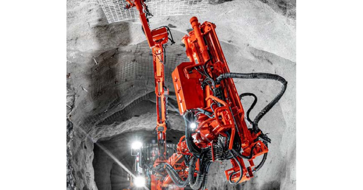 Computer Screen Handler Screen handler on separate boom for medium bolters
