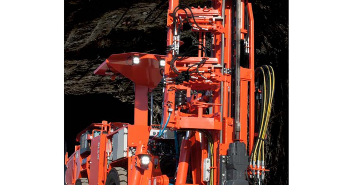 Rod changer for underground drills