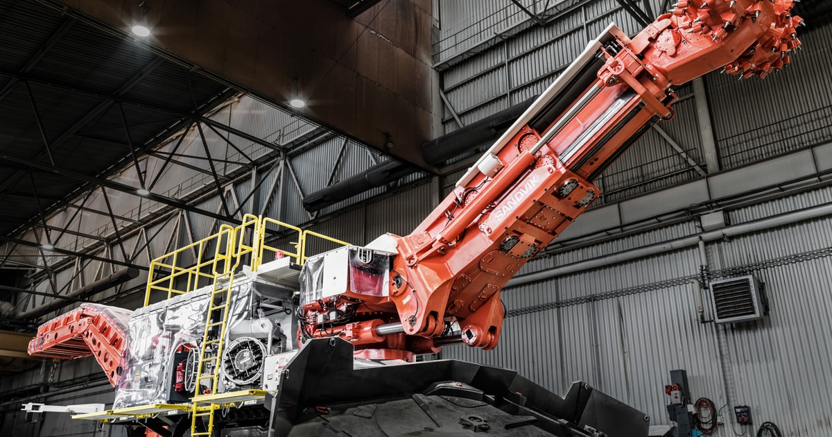 Sandvik MT521 PLC-Controlled Roadheader For Tunneling