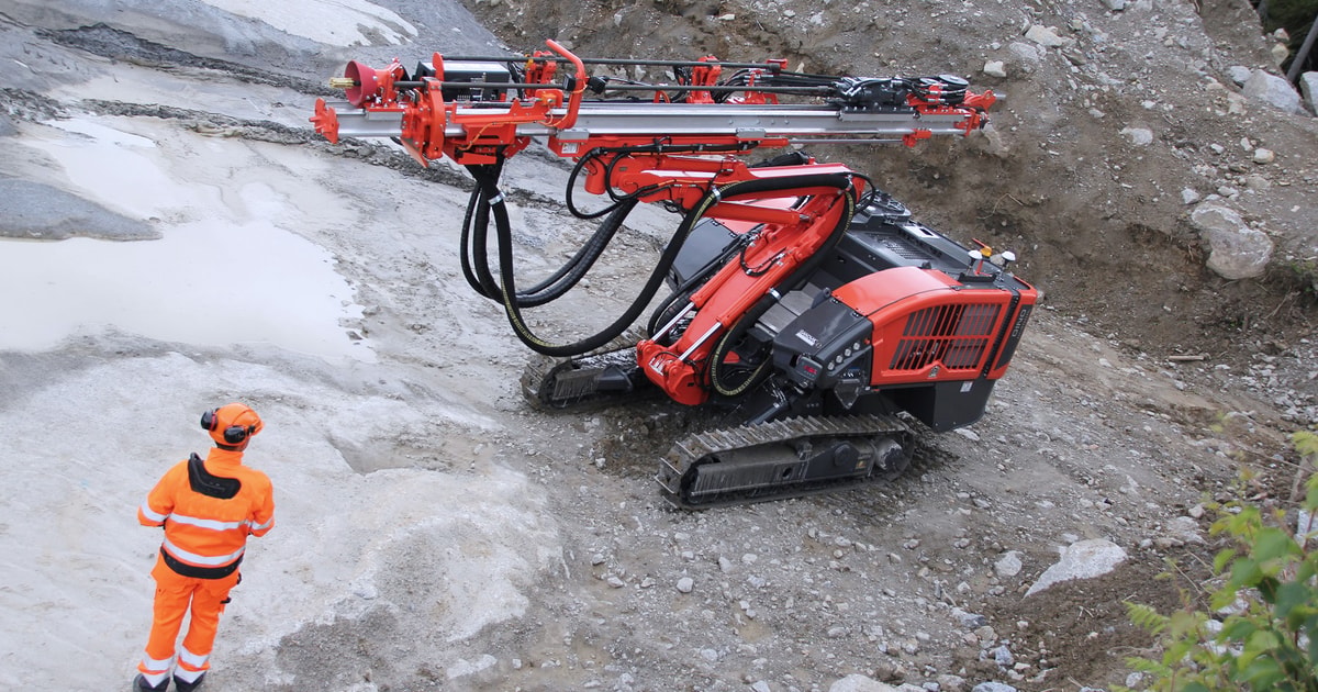 Dino™ DC410R Surface top hammer drill rig