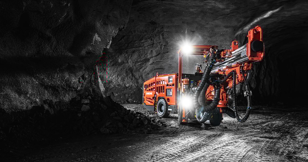 Sandvik DD212i: intelligent narrow vein drill