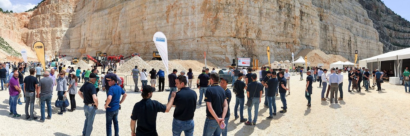 Live demonstrations from Sandvik Mobile crushers, screeners and surface drills