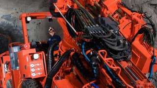 DL411 Longhole drill rig mobility and stability