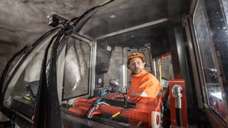 DS312 Rock support drill rig working environment