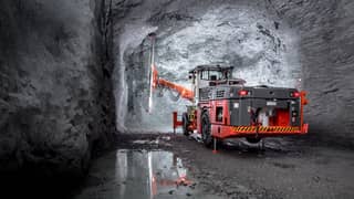 DT912iD Tunneling jumbo