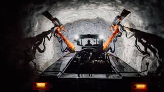 DT923i Tunneling jumbo booms