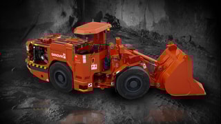  Toro™ LH202 underground loader in mine