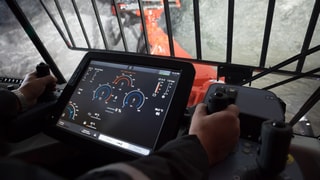 DT912iD Tunneling jumbo cabin