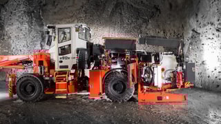 DT912iD Tunneling jumbo