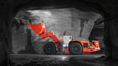 Toro™ LH621i underground loader in mine
