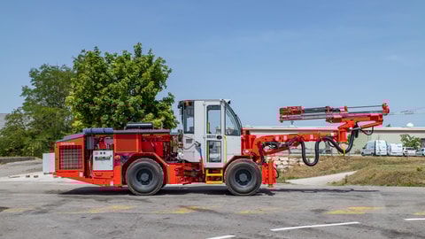 DB311 Secondary breaking drill rig