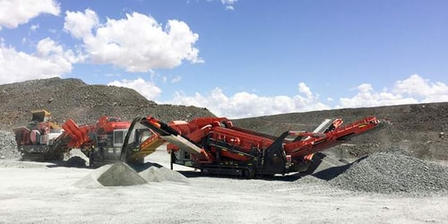 Heavy duty crushing and screening train sets the gold standard Heavy duty crushing and screening train sets the gold standard