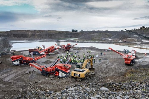 World-wide Mobiles' conference celebrates Distributor performance World-wide Mobiles' conference celebrates Distributor performance