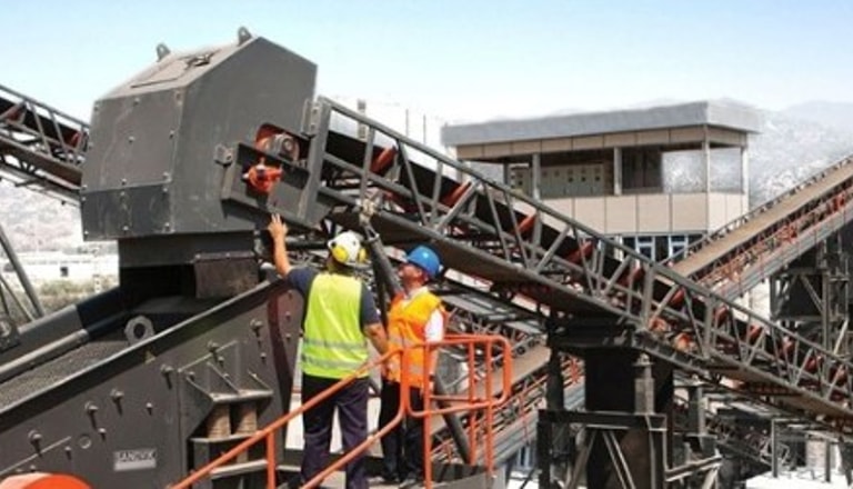 Stationary crushers and screens in quarry application