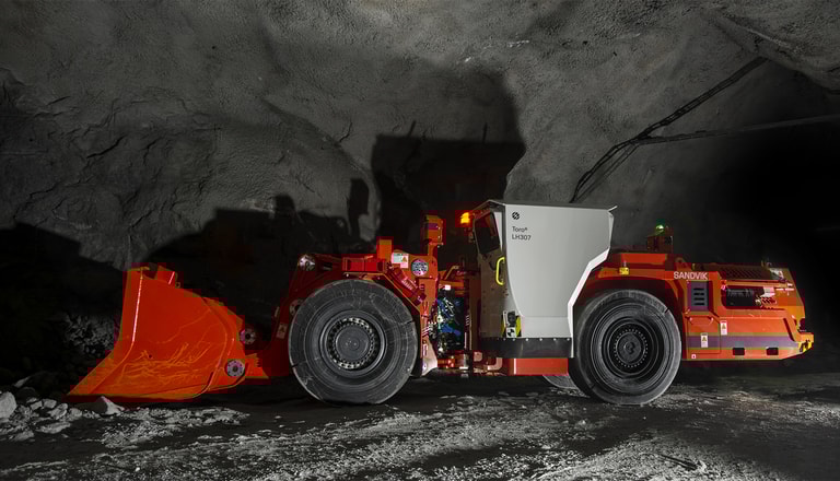 Toro™ LH307 underground loader in mine