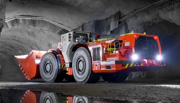 Toro™ LH517i underground loader in mine
