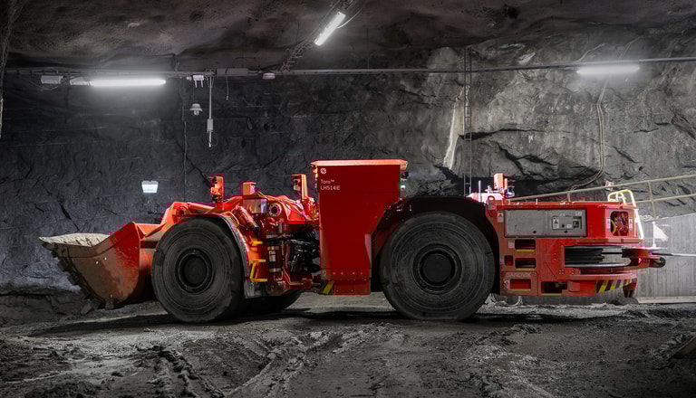 Toro™ LH514iE Electric loader