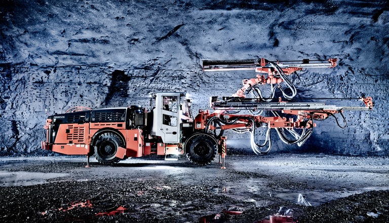 Sdf Rig Sandvik DD422iE drill: underground precision