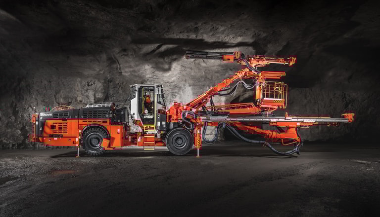 DT923i Tunneling jumbo