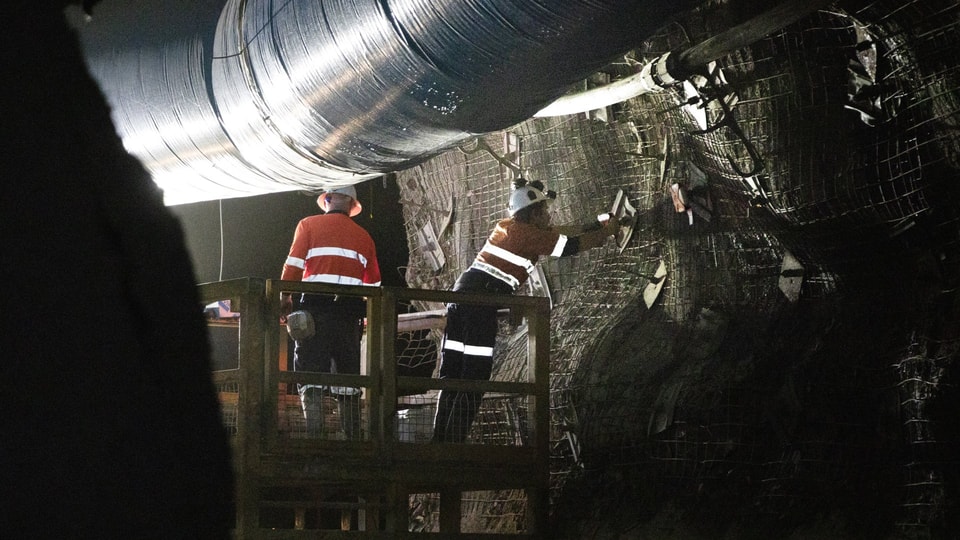 Installation of the xCell Cyclops convergence monitoring system during underground mining operations