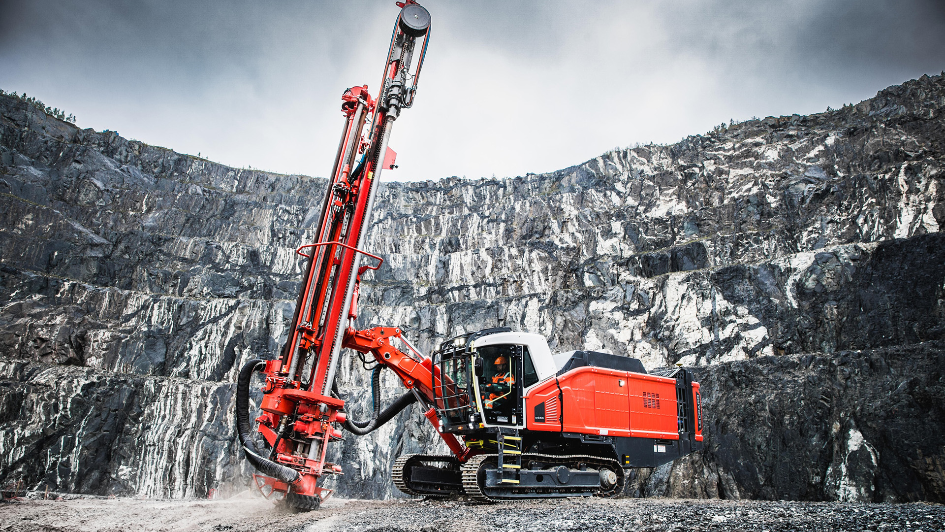 Leopard DI650i surface drill rig in a quarry