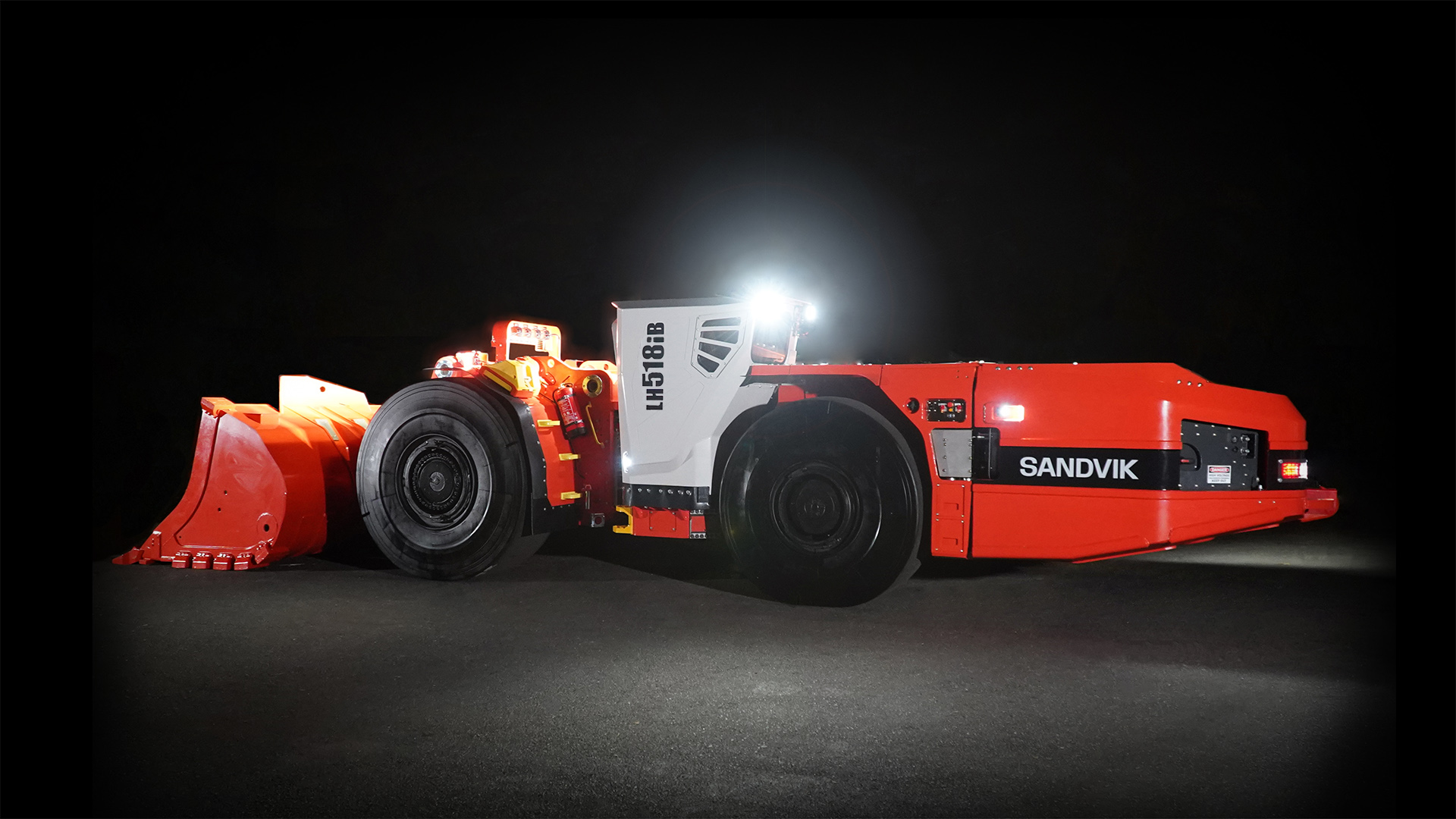 LH518B Left back black background