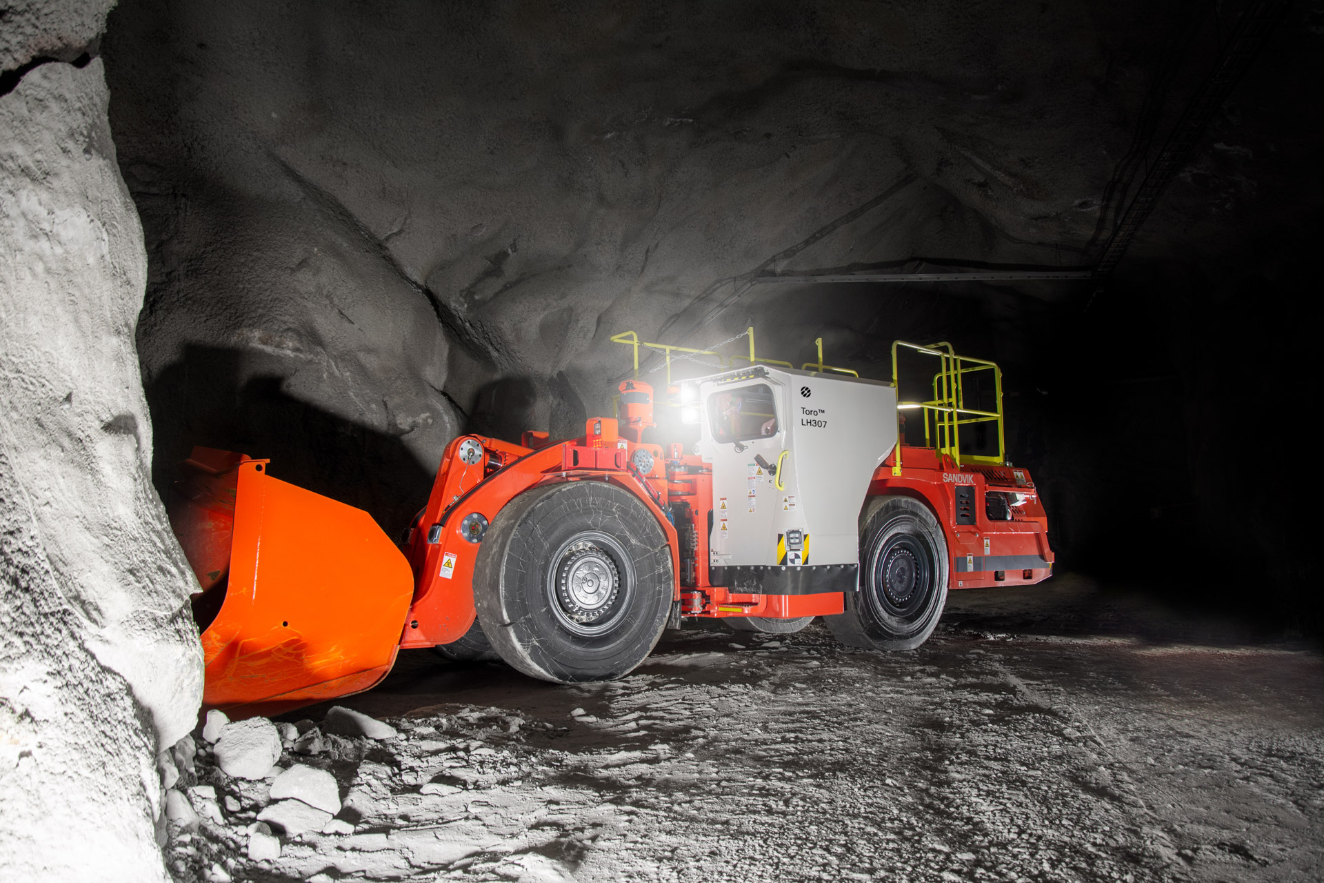 Toro™ LH307 underground loader in mine