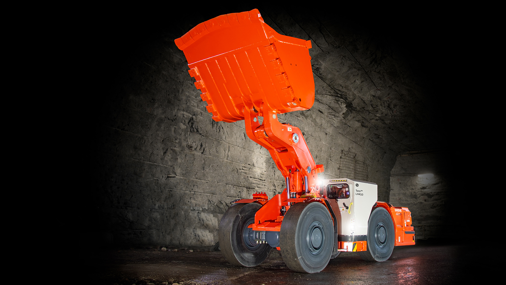 Toro™ LH410 loader in mine