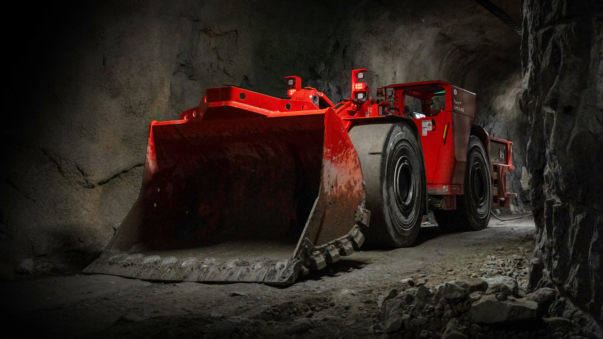 Toro™ LH514iE Electric loader