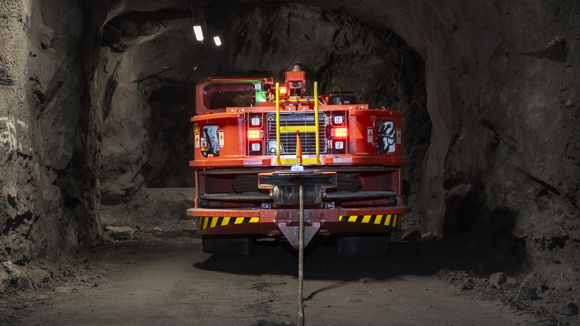 Toro™ LH514iE Electric loader