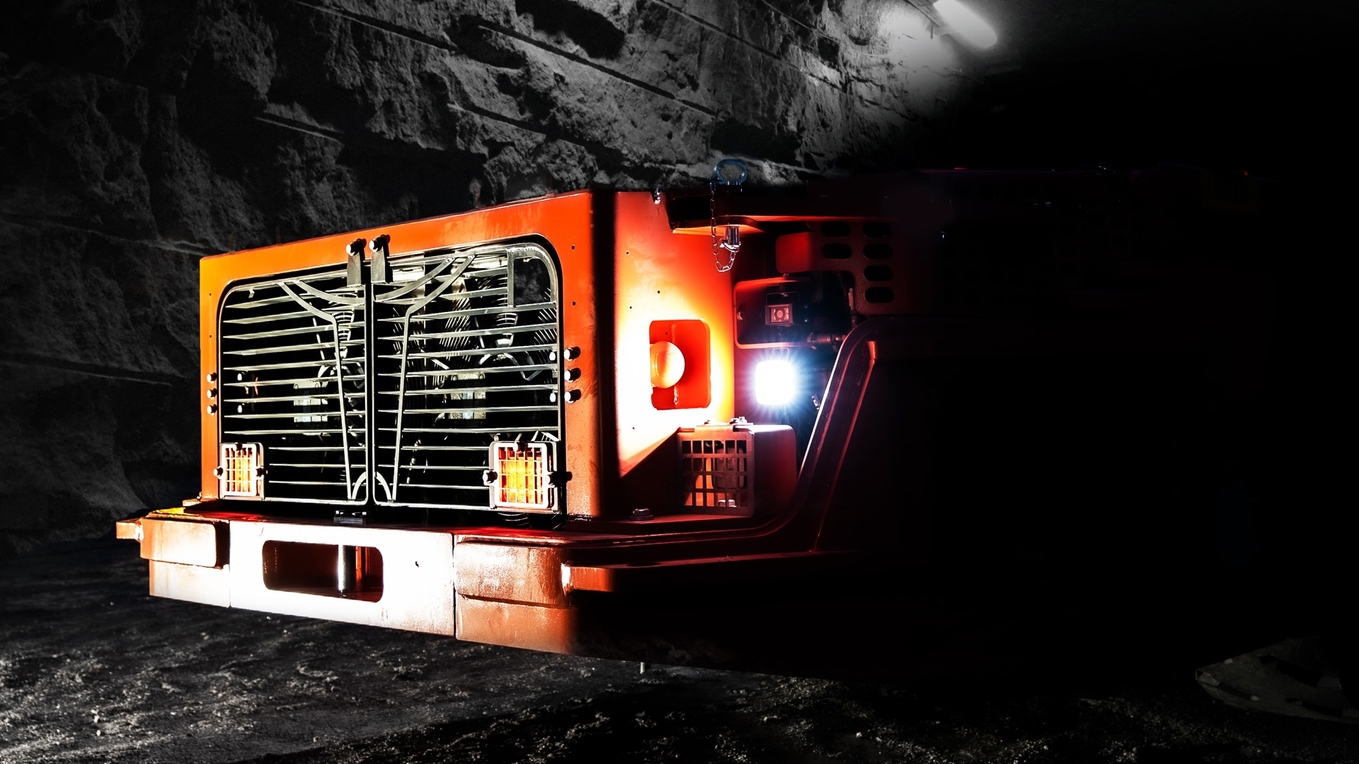 Toro™ LH209L low profile loader