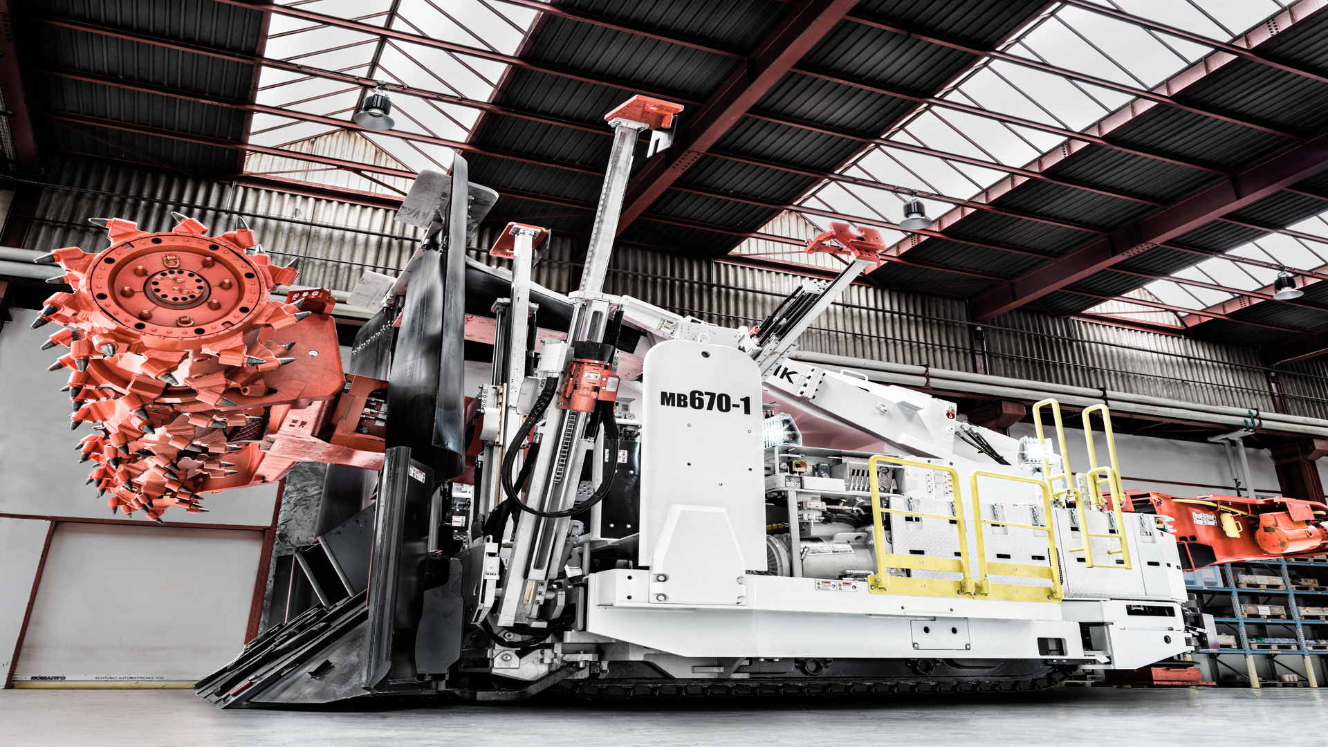 MB670-1 Bolter miner