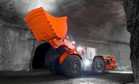 LH517i loader in mine