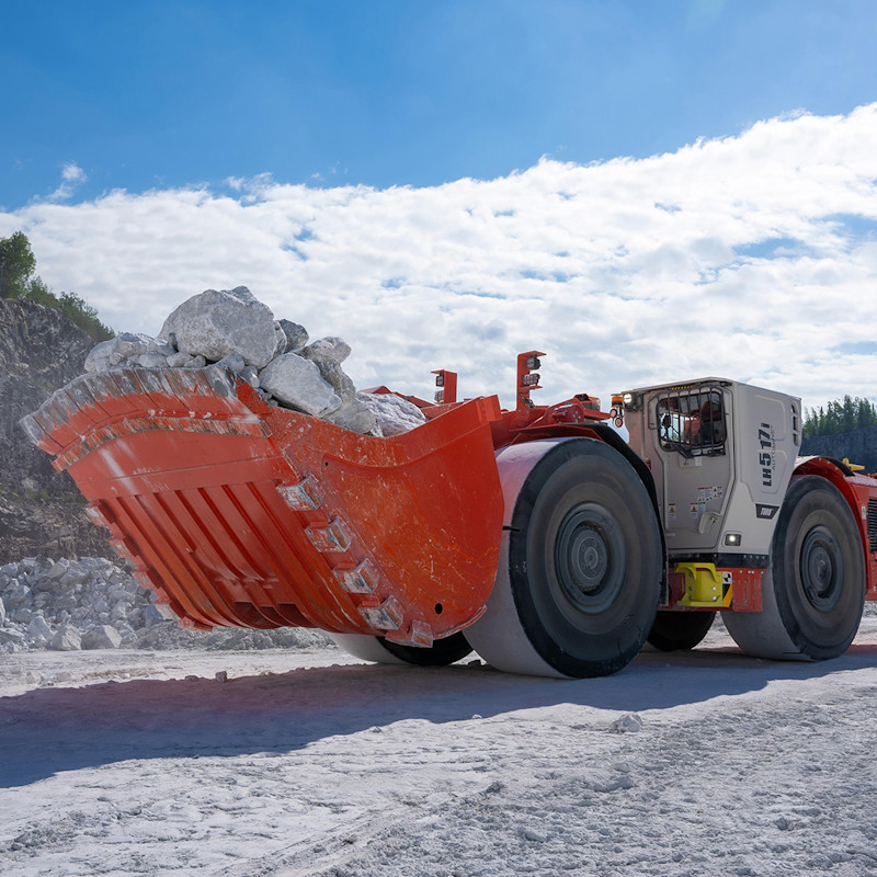 Mining buckets - durable solutions for material handling
