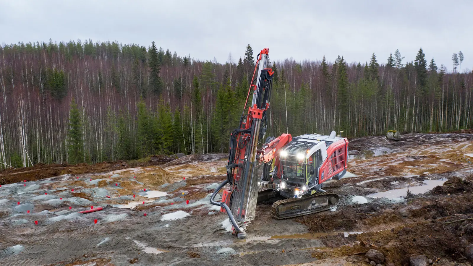 RANGER™ DX910i SURFACE TOP HAMMER DRILL RIG