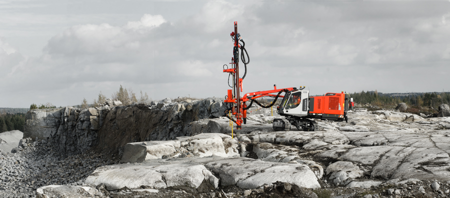 Ranger™ DX Series Revolving superstructure