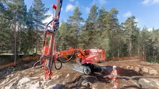 Ranger™ DXR Series Radio remote controlled drilling