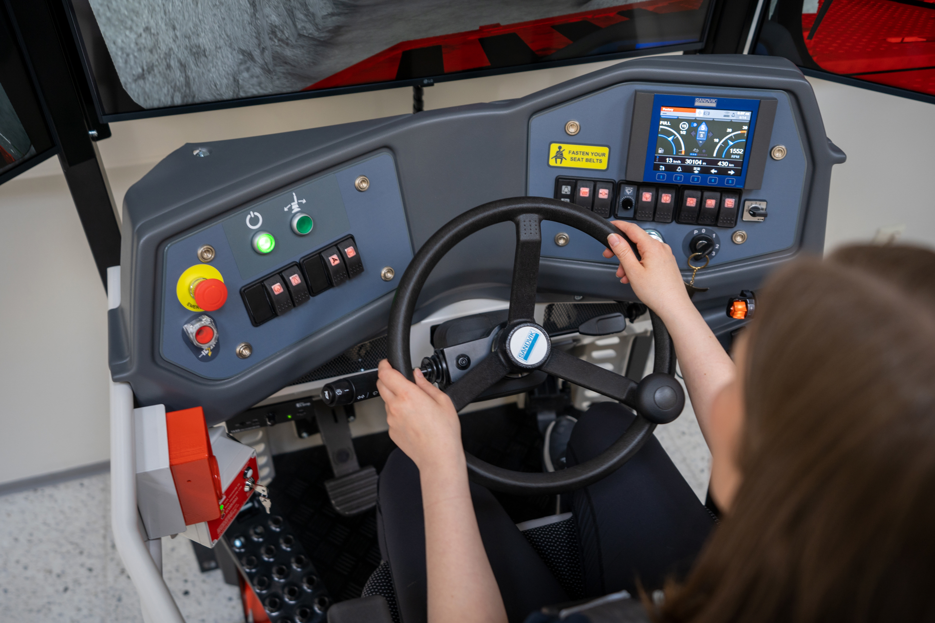 Digital trainer - TH truck simulator