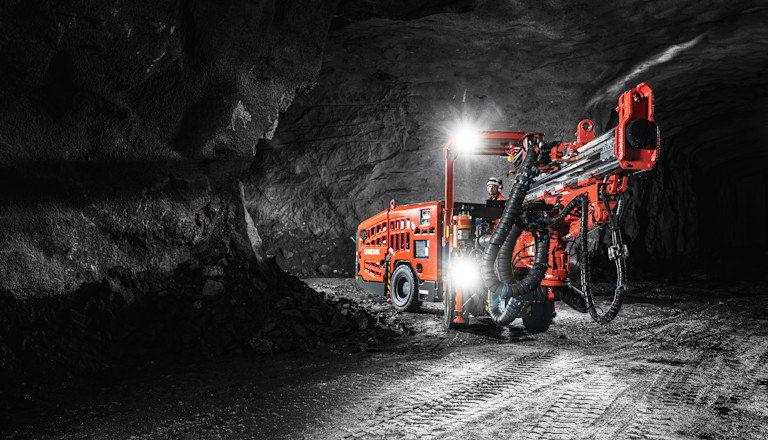 DD322i: Sandvik efficient underground drill rig