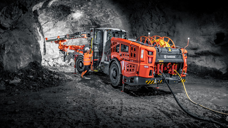 Sandvik DD312i: intelligent single boom development drill