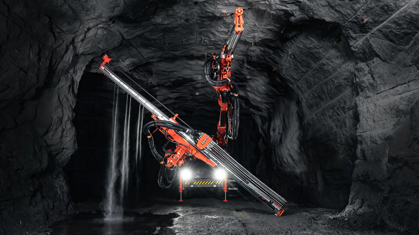 Gmr302 Rig DD322i: Sandvik efficient underground drill rig