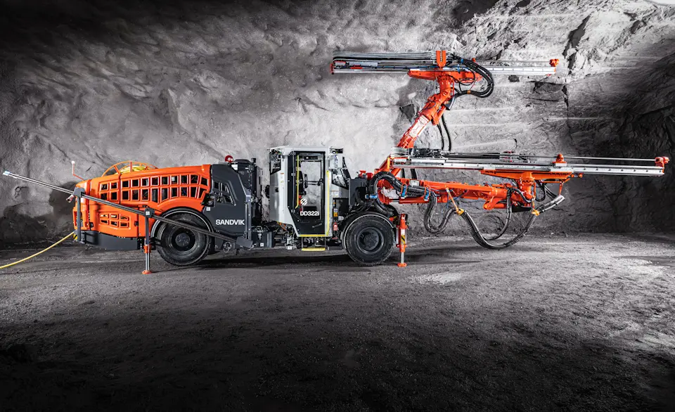 811 Rig DD322i: Sandvik efficient underground drill rig
