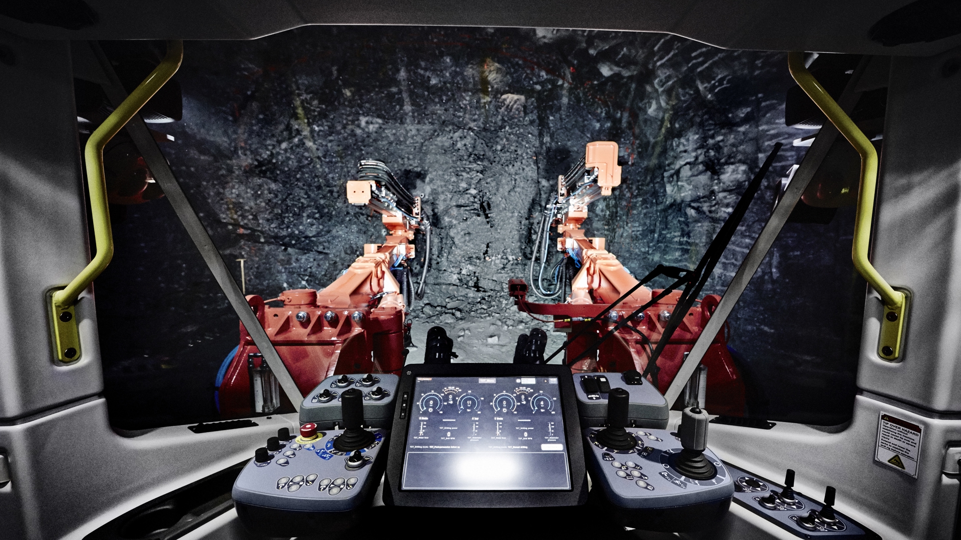 DD422i Development drill rig working environment