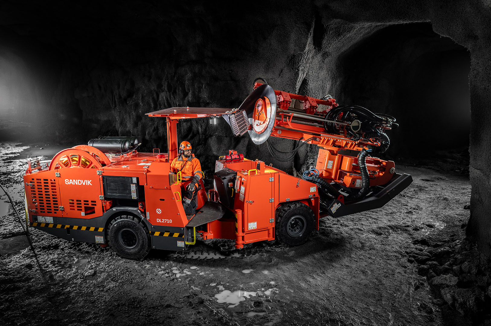 DL2710 Longhole drill rig 