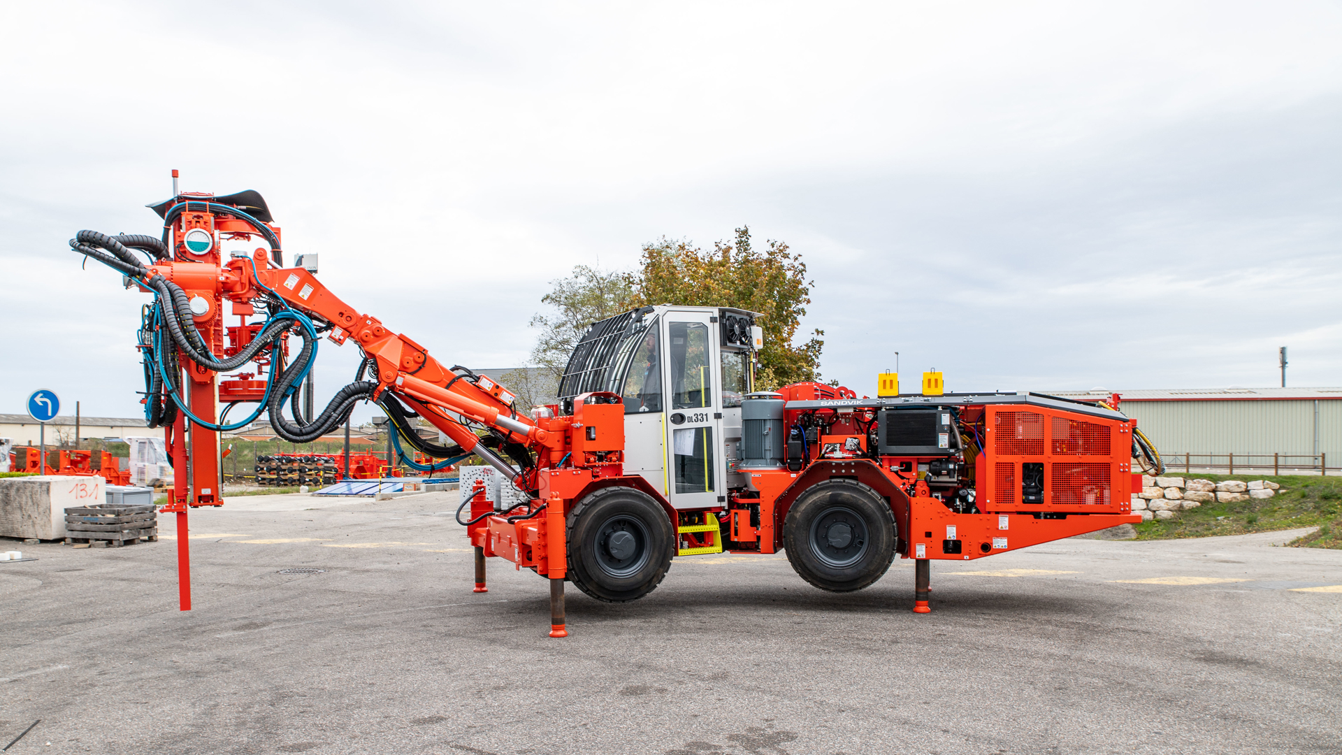 DL331 Longhole drill rig