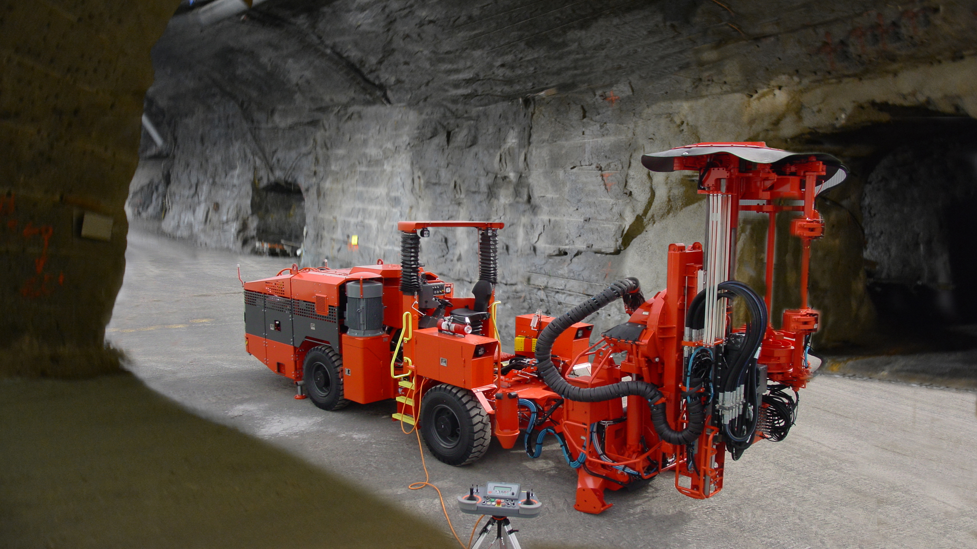 DL411 Longhole drill rig