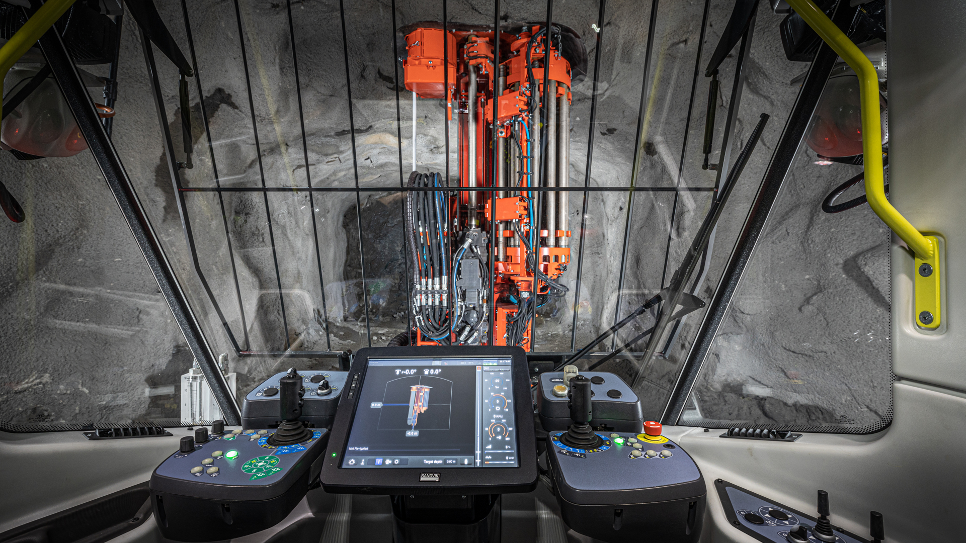 DL422i Longhole drill rig working environment