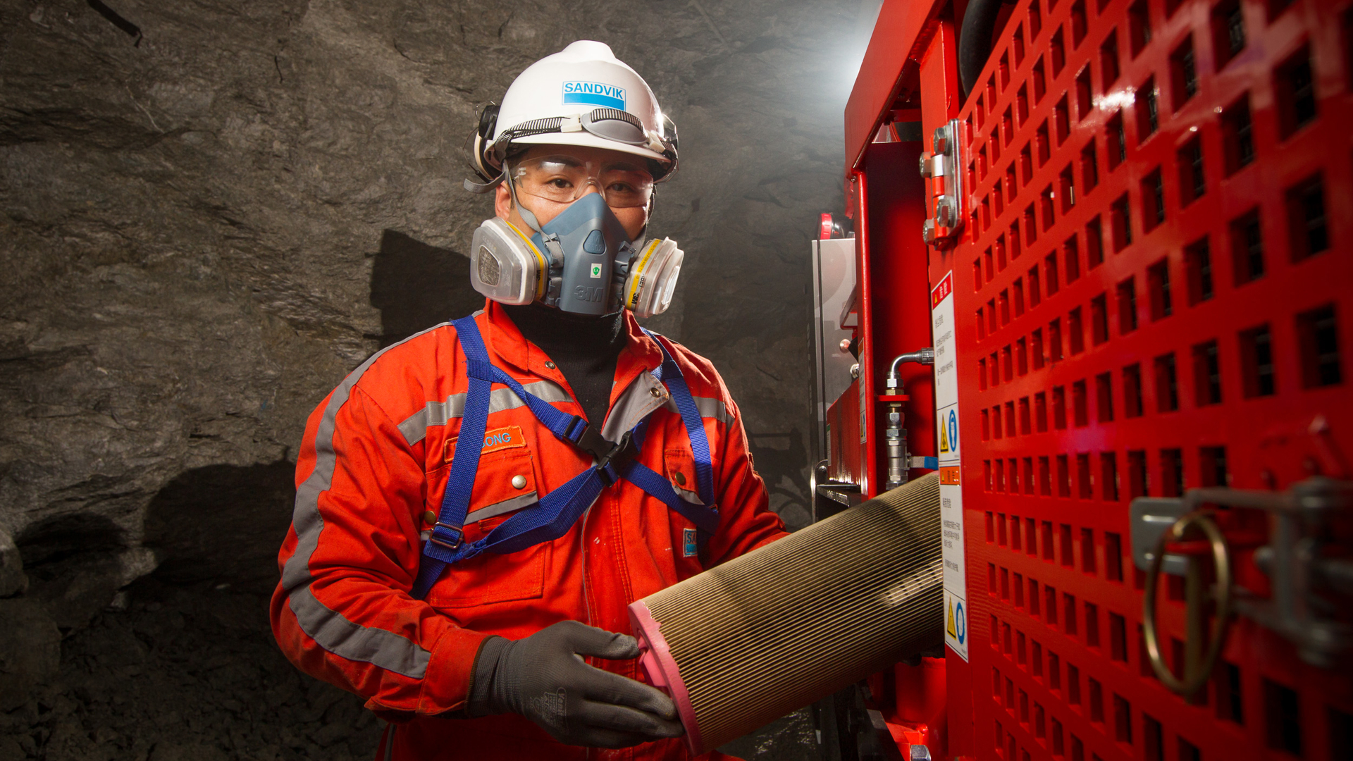 DS2710 Rock support drill rig maintenance