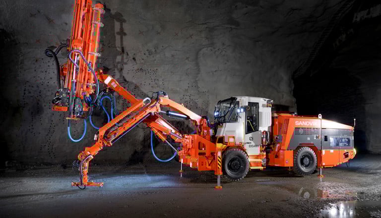 Equipo de perforación con soporte de roca Sandvik DS311