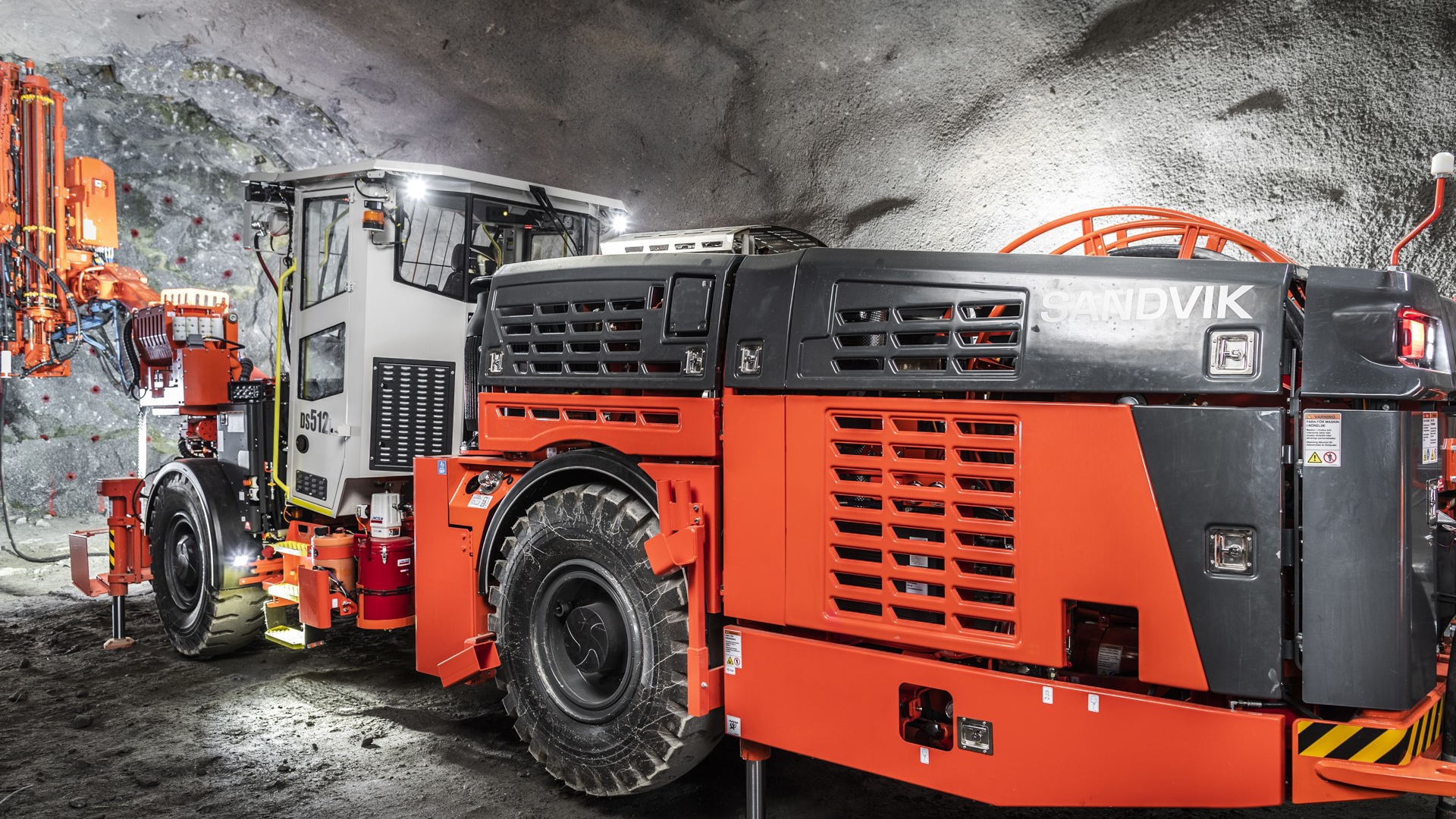 DS512i Rock support drill rig